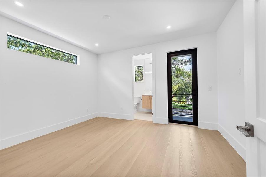 Spacious, unfurnished interior of a new home in , Fort Lauderdale (Image 16).