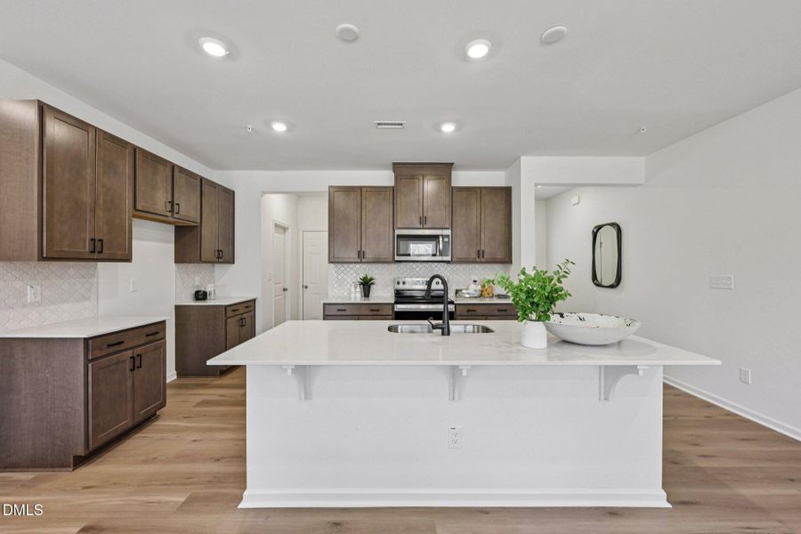 21-web-or-mls-Malbec Dr-S1102-021