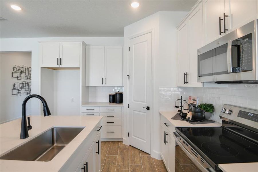 Furnished interior view inside a new home in , Winter Haven (Image 16).