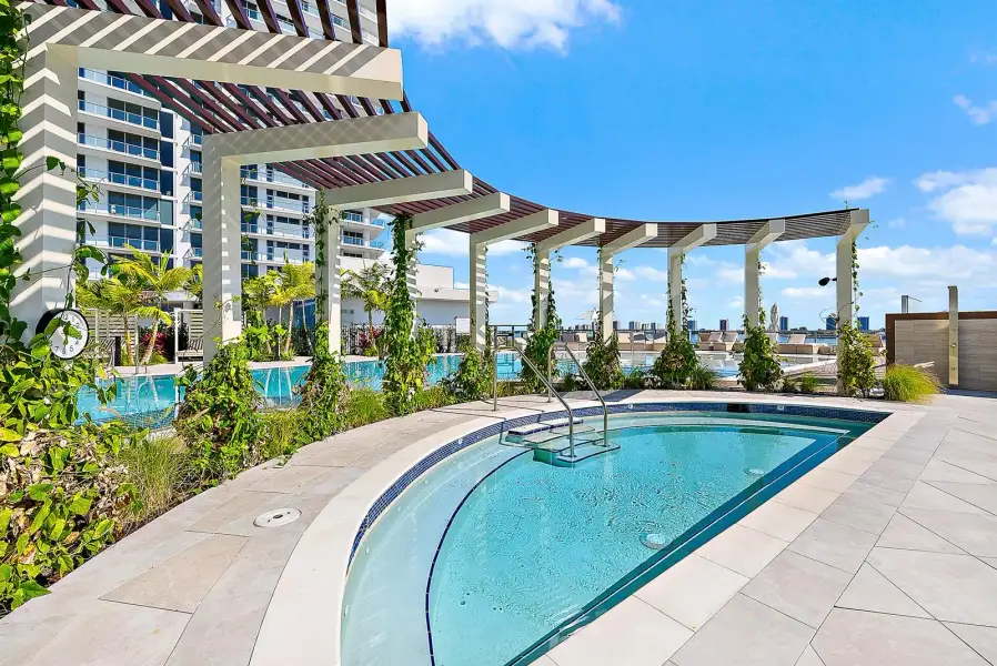 6th Floor Spa/Jacuzzi 6th Floor Spa/Jacuzzi