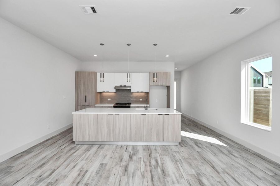 Furnished interior view inside a new home in Antigua, Houston (Image 17).