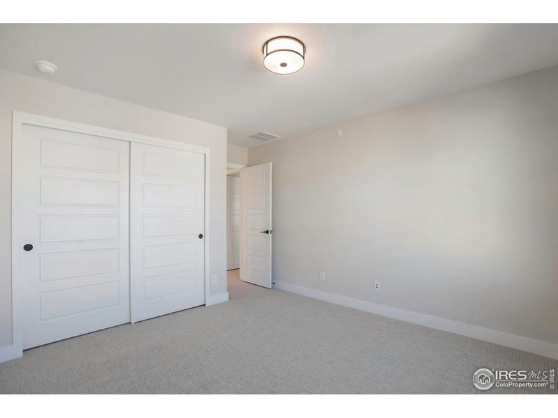 Spacious, unfurnished interior of a new home in , Superior (Image 14).