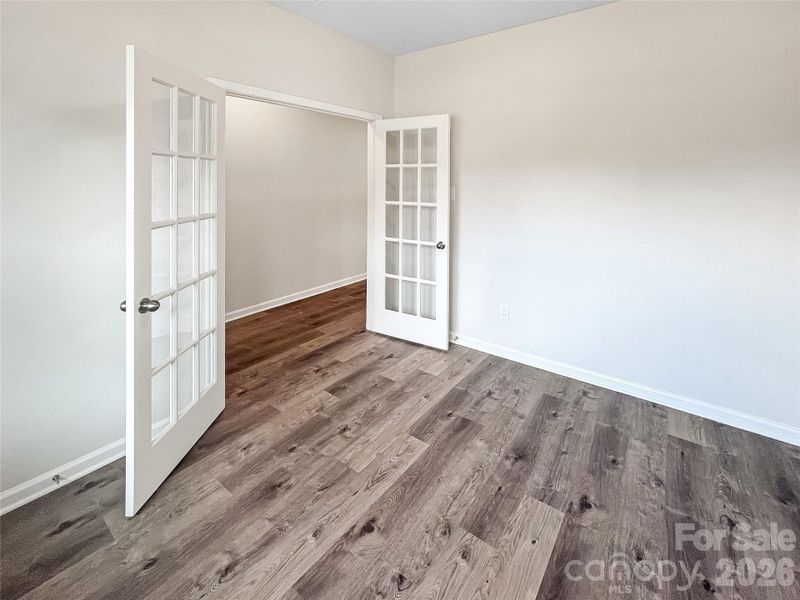 Spacious, unfurnished interior of a new home in Sunset Meadows, Charlotte (Image 11).