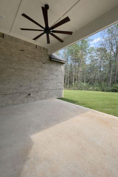 Exterior details and patio area of a home in , Huntsville (Image 4).