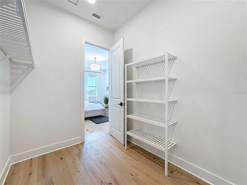 Spacious, unfurnished interior of a new home in , Bradenton (Image 20).