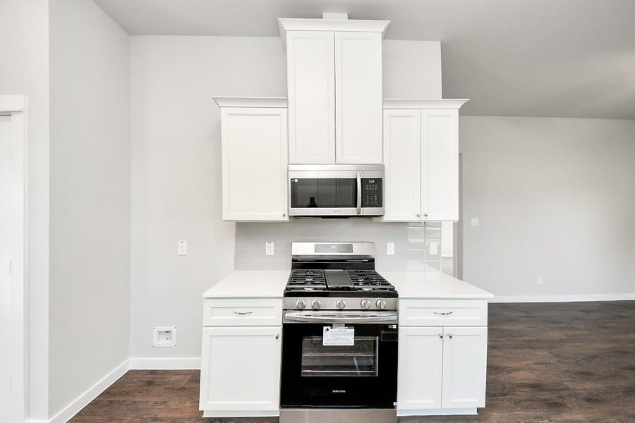 Furnished interior view inside a new home in Santa Fe, Cleveland (Image 8).