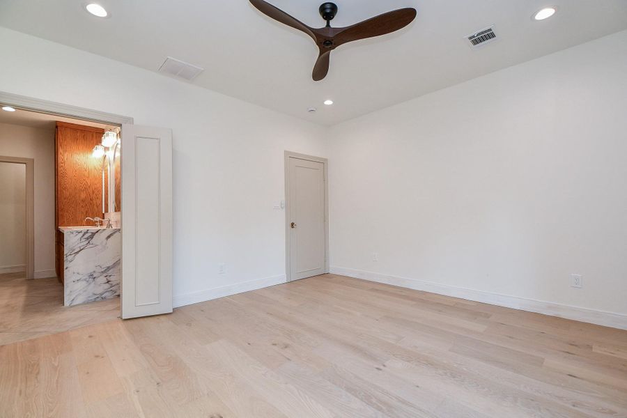 Spacious, unfurnished interior of a new home in , Houston (Image 36). Spacious, unfurnished interior of a new home in , Houston (Image 36).