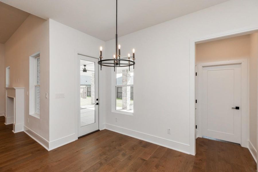 Spacious, unfurnished interior of a new home in , Beaumont (Image 32).