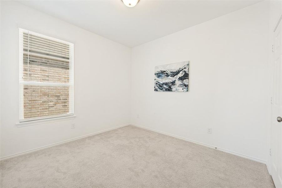 Spacious, unfurnished interior of a new home in Ridgeview Farms, Fort Worth (Image 18).