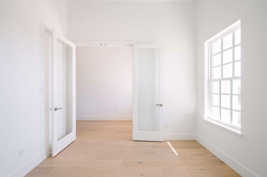 Spacious, unfurnished interior of a new home in , Weatherford (Image 23).