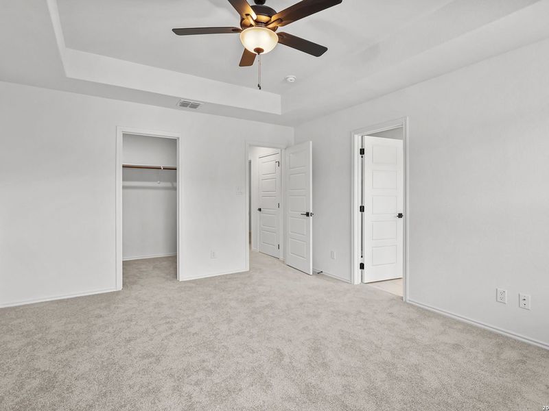 Spacious, unfurnished interior of a new home in Meadows at Oak Creek, San Antonio (Image 27).