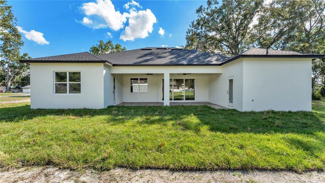 Exterior details and patio area of a home in , Lakeland (Image 3).
