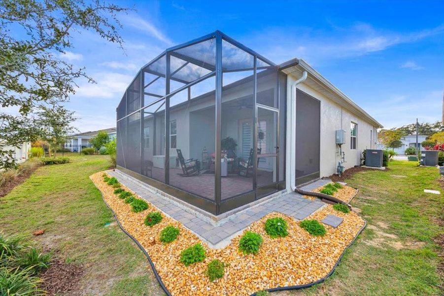 Exterior details and patio area of a home in , Kissimmee (Image 23).