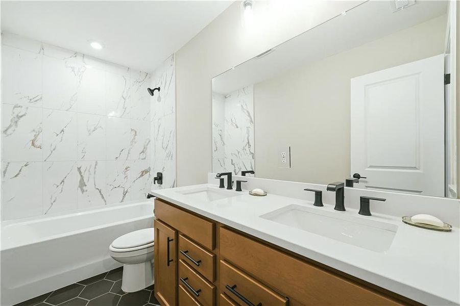 Furnished interior view inside a new home in , Atlanta (Image 41).