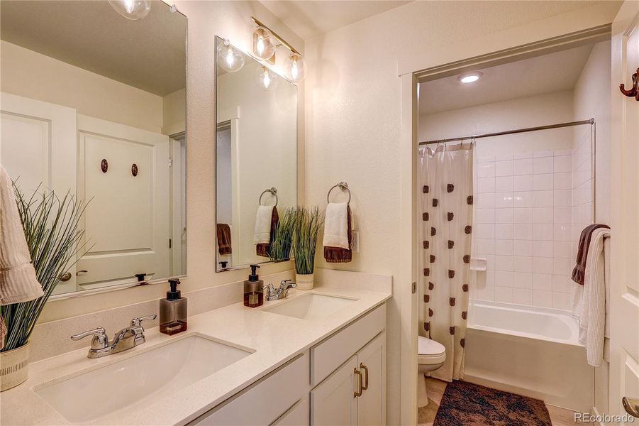 Upstairs Full Bath Upstairs Full Bath