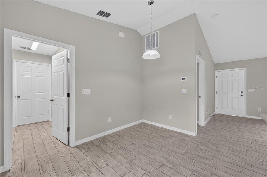 Spacious, unfurnished interior of a new home in , Ocala (Image 26).