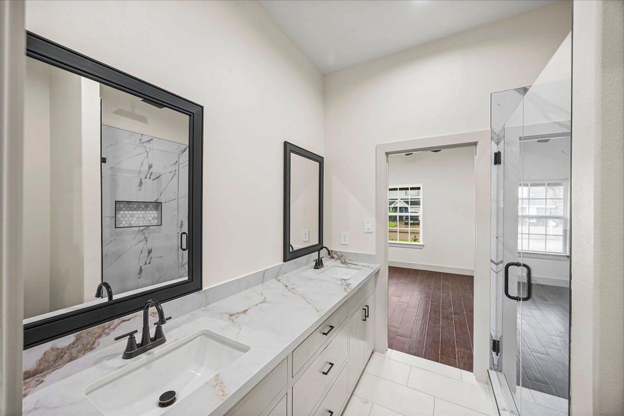 Furnished interior view inside a new home in , Baytown (Image 16).