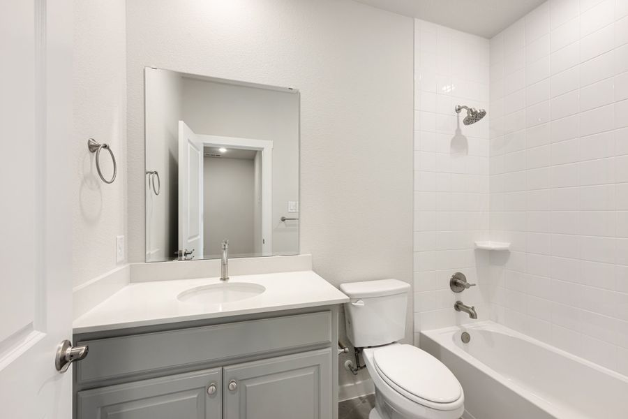 Furnished interior view inside a new home in Cottonwood Creek, Rowlett (Image 13).