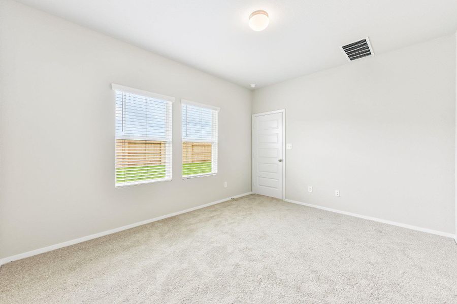 Spacious, unfurnished interior of a new home in Edgebrooke, Pflugerville (Image 24).