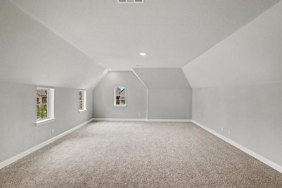 Spacious, unfurnished interior of a new home in , Mansfield (Image 25).