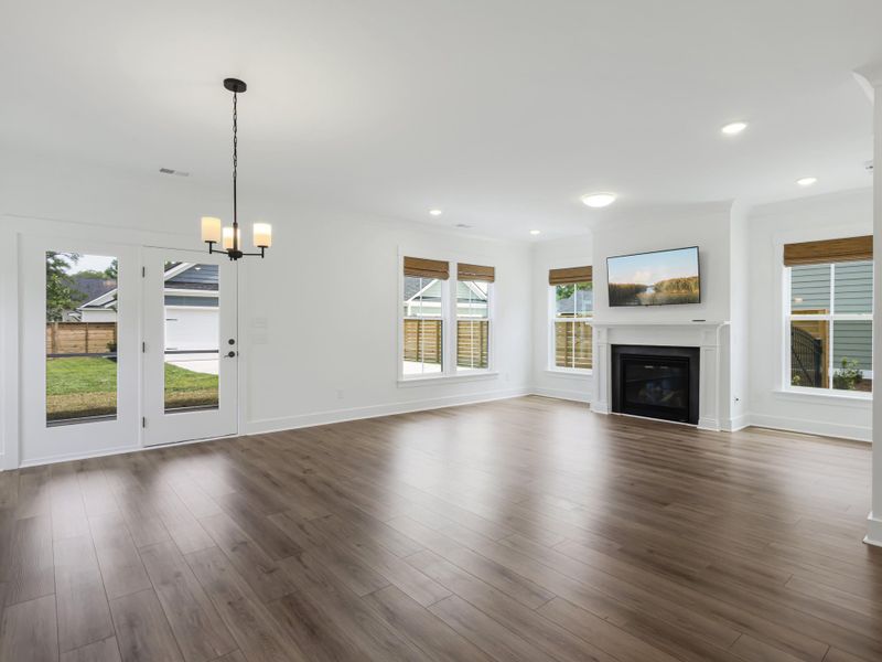 Spacious, unfurnished interior of a new home in Pineland Village, Summerville (Image 27).