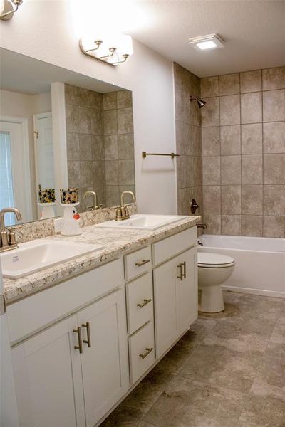 Furnished interior view inside a new home in Cadence Crossing, Auburndale (Image 4).