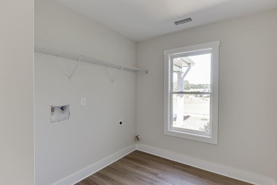 Spacious, unfurnished interior of a new home in , Hartwell (Image 30).