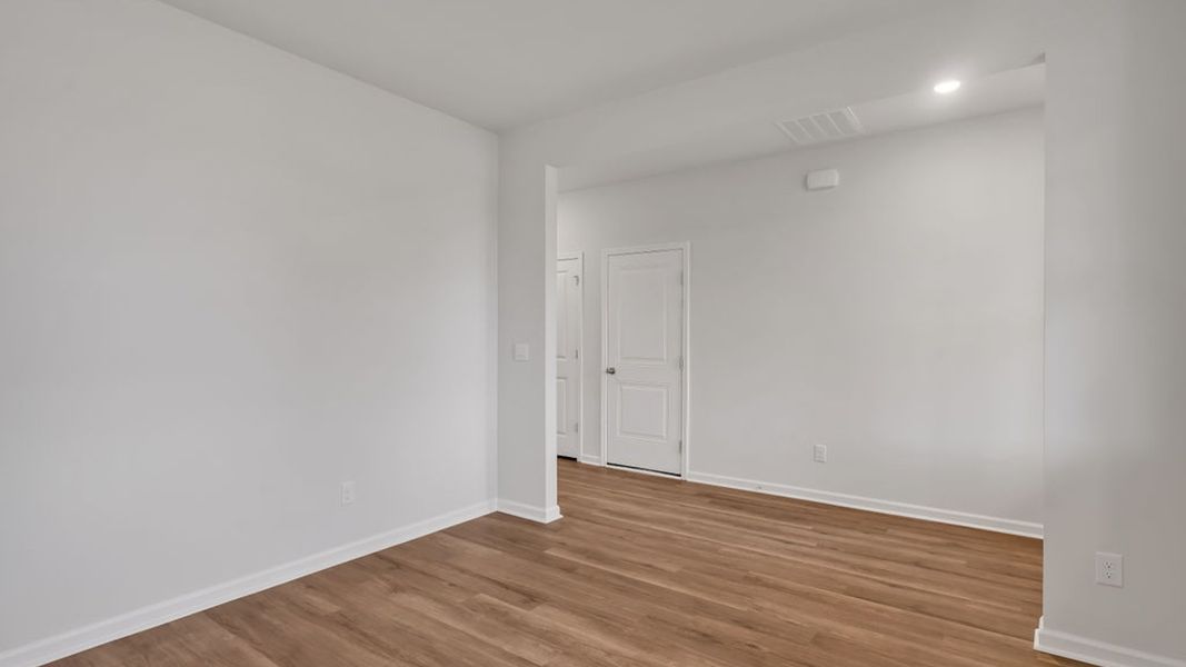 Spacious, unfurnished interior of a new home in Grayson Park, Leland (Image 14).