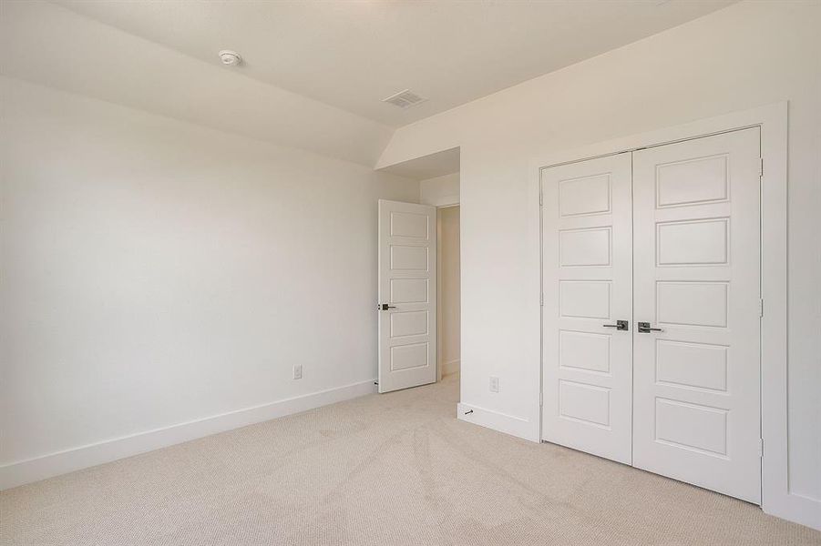 Spacious, unfurnished interior of a new home in Talon Hills, Fort Worth (Image 18). Spacious, unfurnished interior of a new home in Talon Hills, Fort Worth (Image 18).