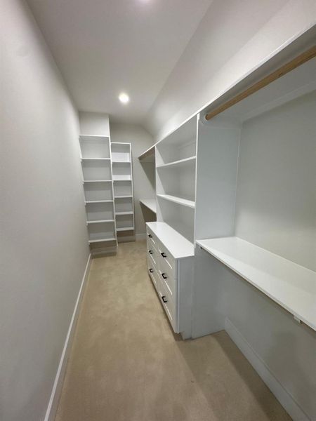 Spacious, unfurnished interior of a new home in , Houston (Image 37).