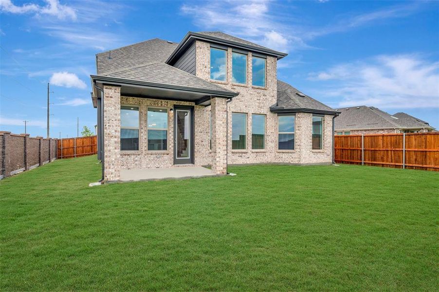 Exterior details and patio area of a home in Lilyana, Celina (Image 23).