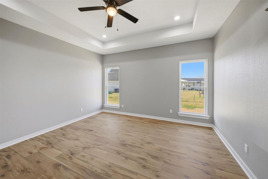 Spacious, unfurnished interior of a new home in , Franklin (Image 19).