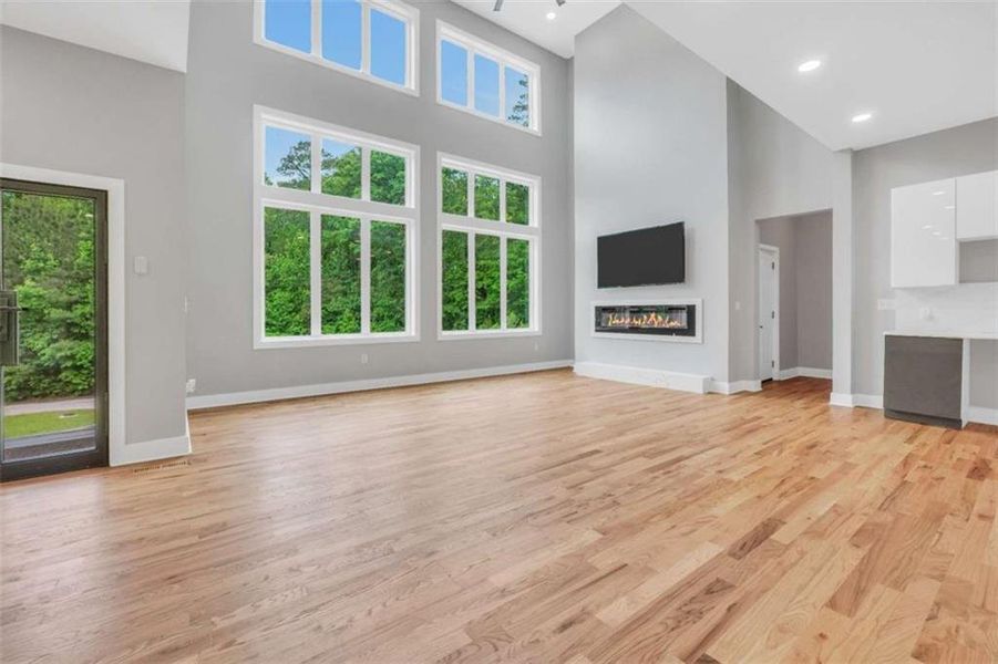 Spacious, unfurnished interior of a new home in , Atlanta (Image 24).