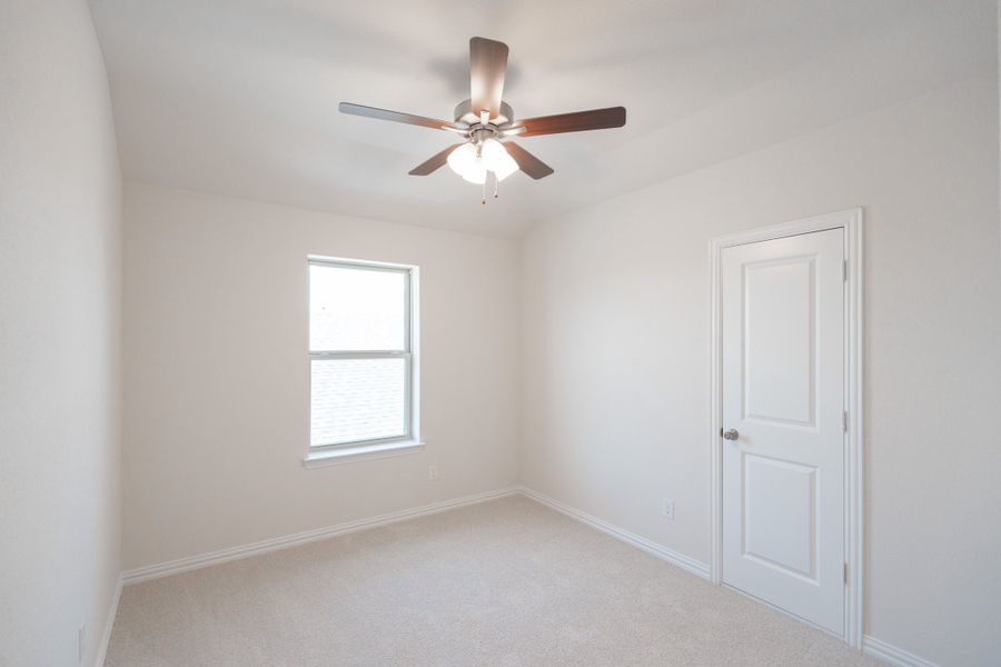 Spacious, unfurnished interior of a new home in Lake Pointe, Little Elm (Image 23).