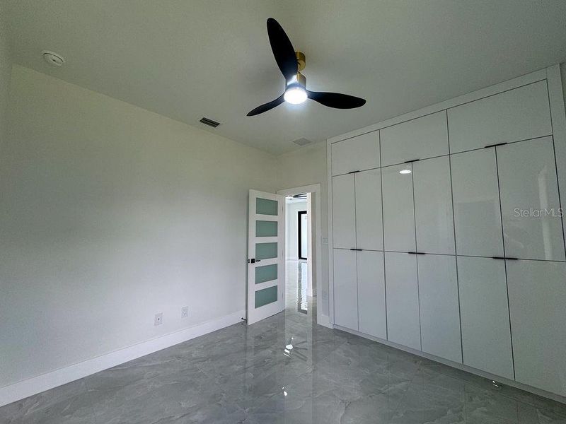 Spacious, unfurnished interior of a new home in , Port Charlotte (Image 33).