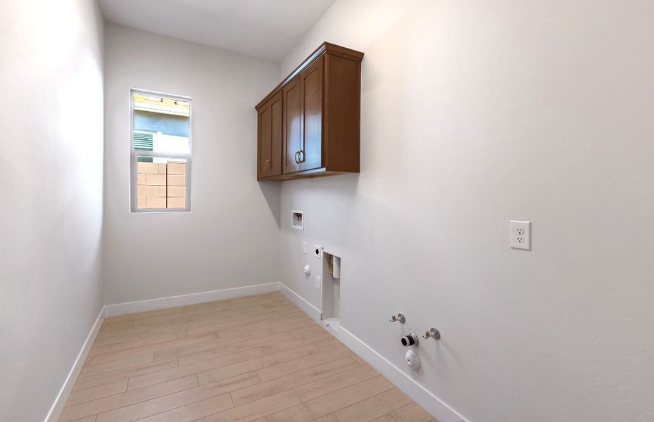 Spacious, unfurnished interior of a new home in Vistoso Canyon Estates, Oro Valley (Image 18).