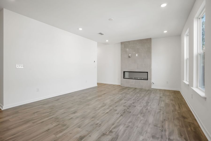 Spacious, unfurnished interior of a new home in Galloway Towns, Charlotte (Image 32).