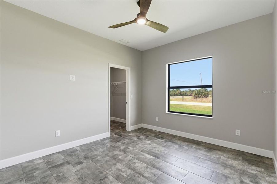 Spacious, unfurnished interior of a new home in , Port Charlotte (Image 14).