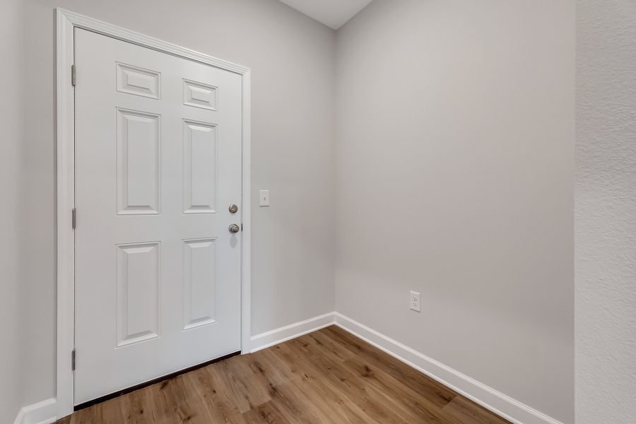 Spacious, unfurnished interior of a new home in , Crestview (Image 36).