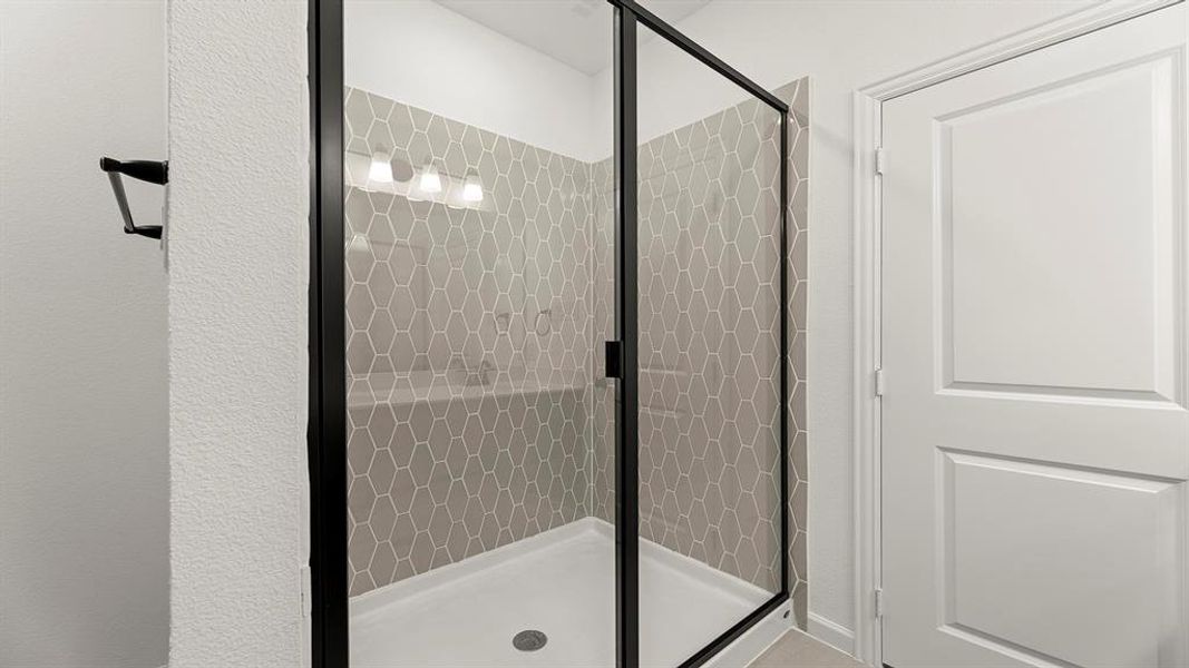 23. 2516 Yo Ranch - Bath (4) 23. 2516 Yo Ranch - Bath (4)