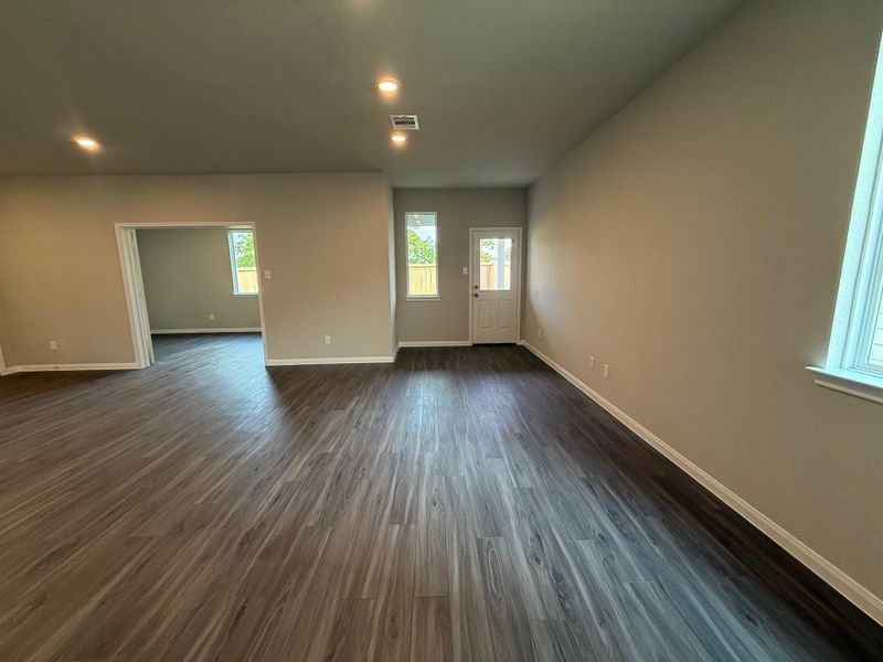Spacious, unfurnished interior of a new home in Cliffstone Hills, Conroe (Image 14). Spacious, unfurnished interior of a new home in Cliffstone Hills, Conroe (Image 14).