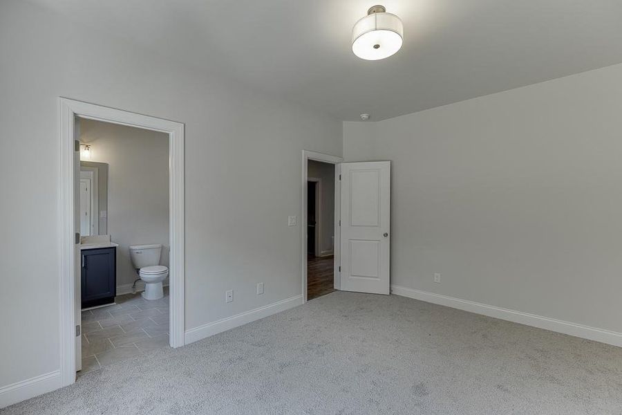 Spacious, unfurnished interior of a new home in , Bishop (Image 52).