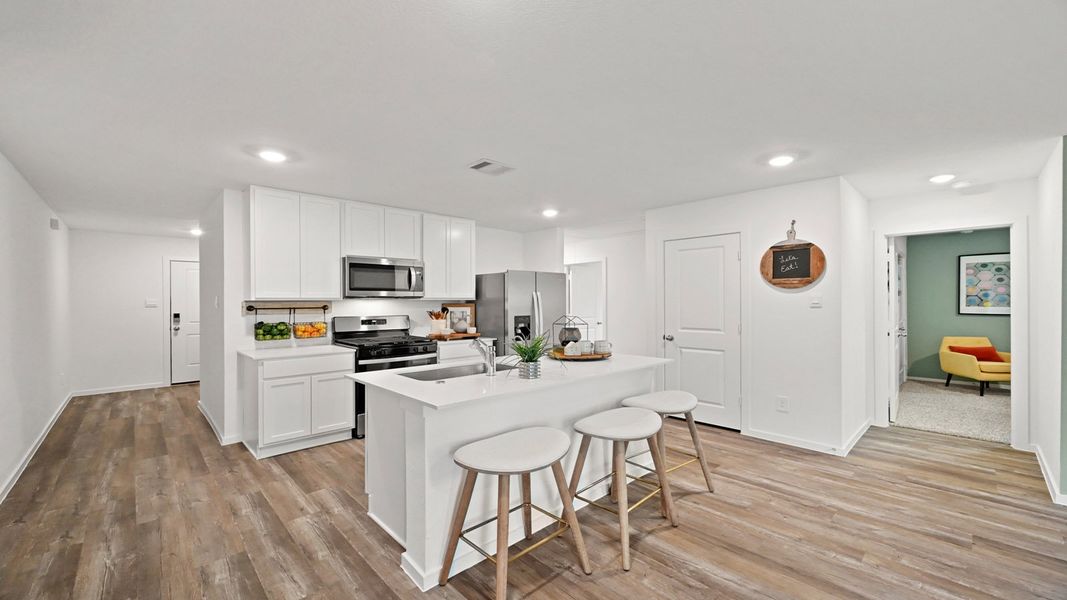 Furnished interior view inside a new home in Silverthorne, Conroe (Image 7).