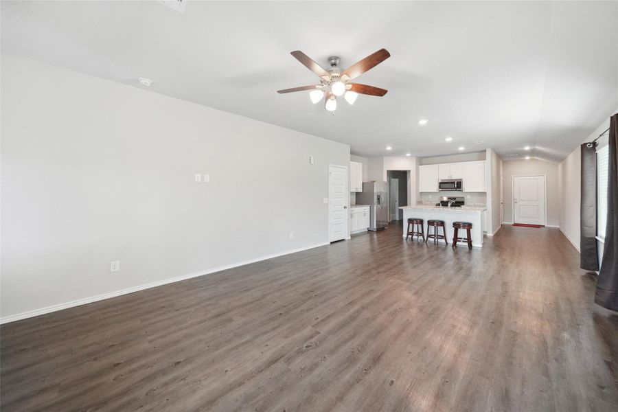 Spacious, unfurnished interior of a new home in , Waller (Image 16).
