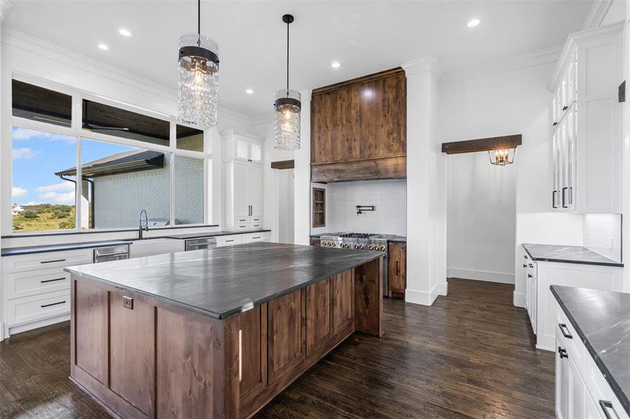 Furnished interior view inside a new home in , Granbury (Image 12).