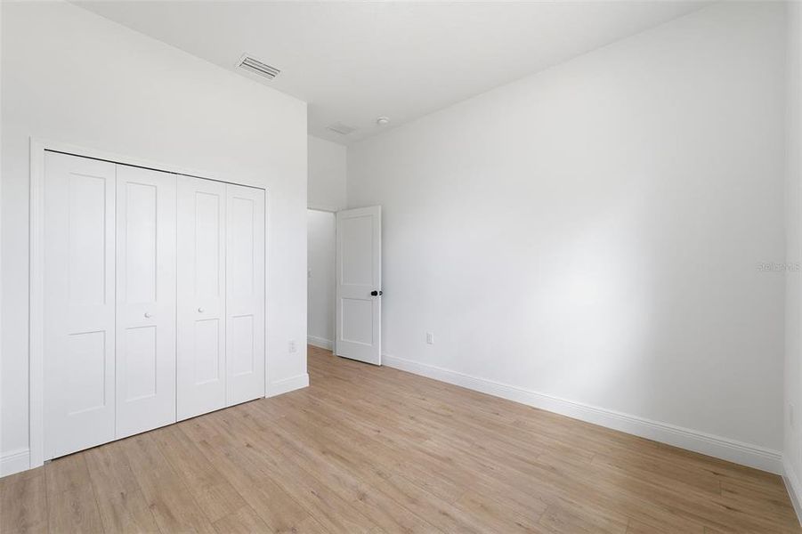 Spacious, unfurnished interior of a new home in , Ocala (Image 17).