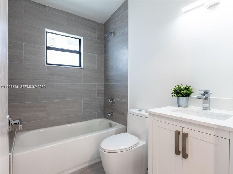 Furnished interior view inside a new home in , Pompano Beach (Image 8).