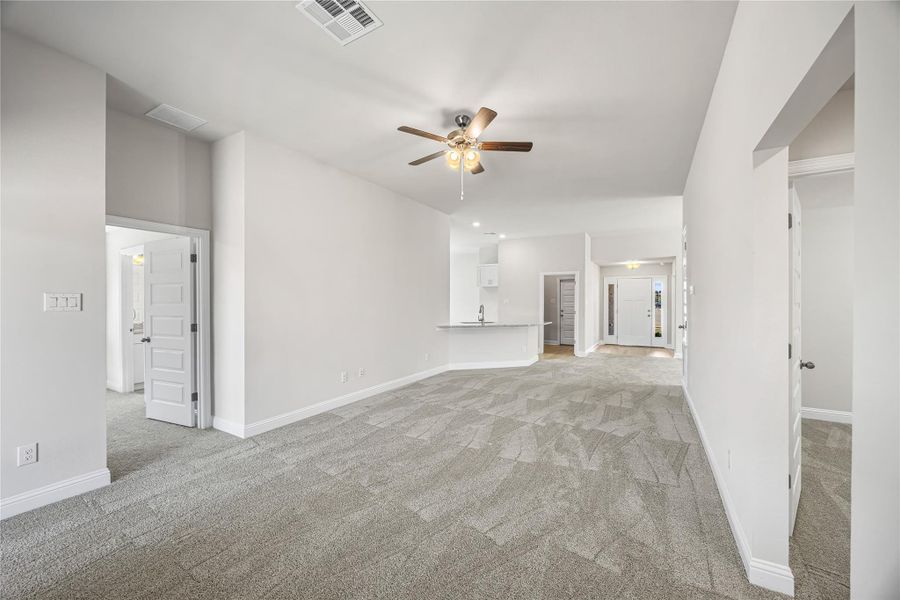 Spacious, unfurnished interior of a new home in Grand Oaks Reserve, Cleveland (Image 17). Spacious, unfurnished interior of a new home in Grand Oaks Reserve, Cleveland (Image 17).