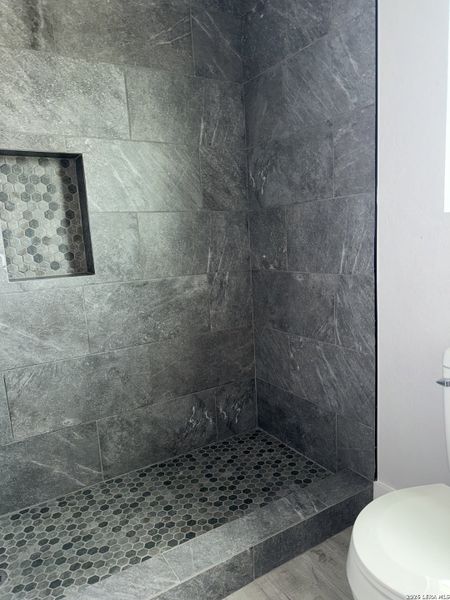 Close-up of interior finishes inside a home in , Natalia (Image 10).
