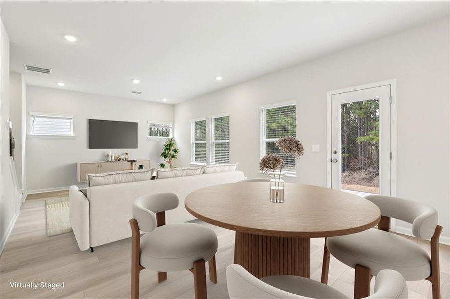 Furnished interior view inside a new home in Ivey Township, Dallas (Image 15).